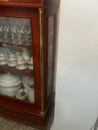 Vitrina Clásica Madera y Cristal