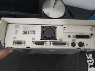 Ordenador IBM PS/1 2011 de los años 80