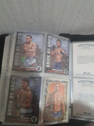 Álbum de cartas UFC Topps Gold Label