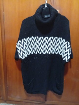 Jersey Negro Cuello Alto Diseño Zigzag