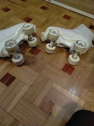 Patines de 4 ruedas blancos