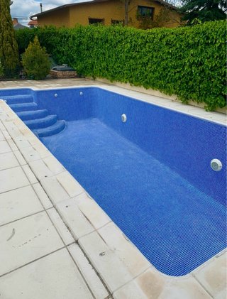 Pulizia e stuccatura di piscine