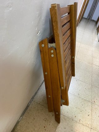 Sedia reclinabile in teak con braccioli, terrazzo