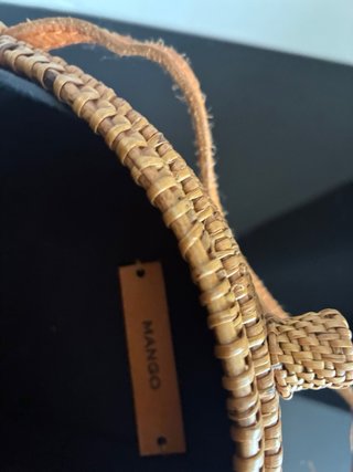 Bolso redondo de rafia