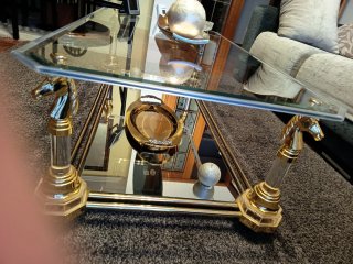 Mesa Centro Cristal y Metal Dorado y mesa auxiliar