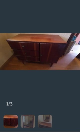 Tocador de madera con espejo y cajones