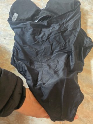 Costume da bagno a righe bianco e nero