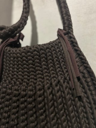 Borsa a mano in maglia marrone