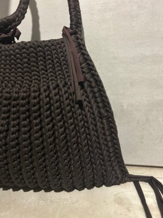 Borsa a mano in maglia marrone