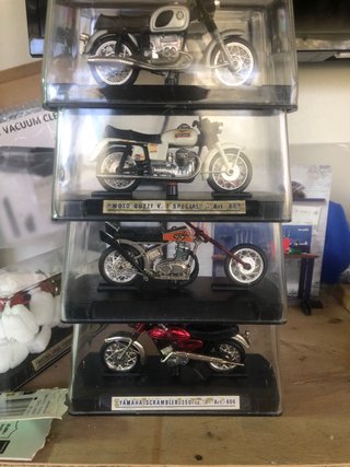 Colección de 4 Motos a Escala