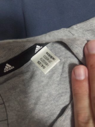 Camiseta Adidas Gris Logo Grande