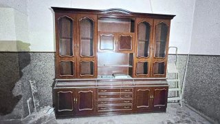Mueble de salón madera oscura
