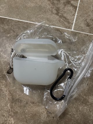 Fundas AirPods 3 (Blancas y Negras)
