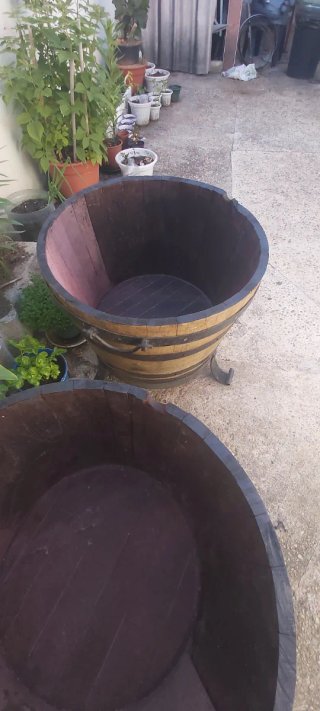 2 Cubos de madera con aros metálicas forja echo a