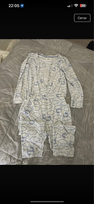 Pijama Hello Kitty Nubes Azul Blanco