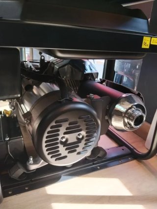 Generador Dnipro-M GX-50E 5000W Gasolina