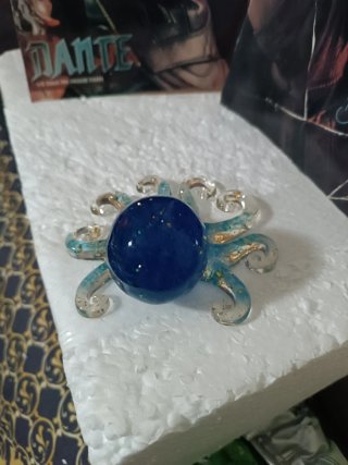 Pulpo decorativo azul y dorado adornos