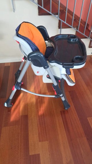 Trona infantil naranja y azul