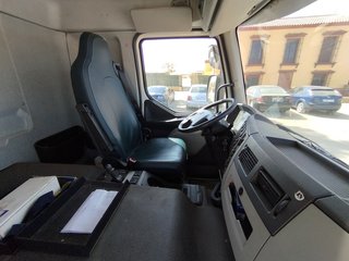 Volvo FE 320 - CAMION PORTACOCHES