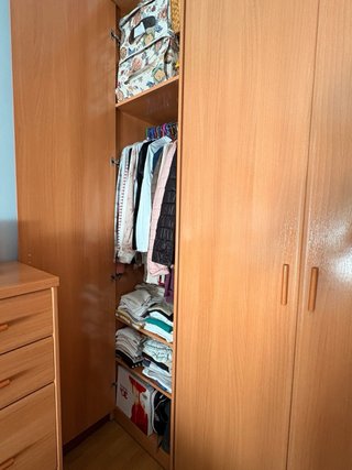 Armario ropero de madera