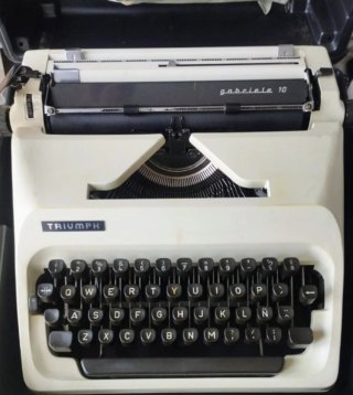 Máquina de escribir Triumph Gabriele 10