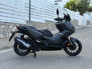 Honda ADV 350 / Negro Mate