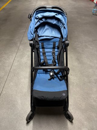 Passeggino Cybex Beezy blu e nero