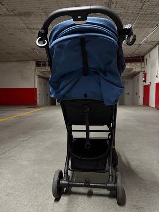 Passeggino Cybex Beezy blu e nero