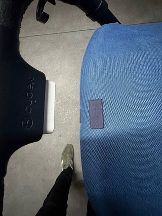 Passeggino Cybex Beezy blu e nero