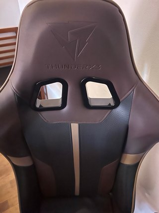 Silla gaming marrón y negra Thunder x3