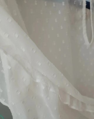 Blusa Bershka .Talla S. Color blanco roto
