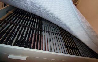 Cama Brimnes 160x200 con cajones + colchón