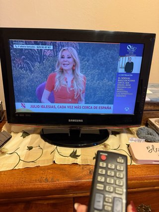 Televisor Samsung pequeño