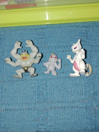 Figuras Pokémon Machamp, Machoke y Mewtwo