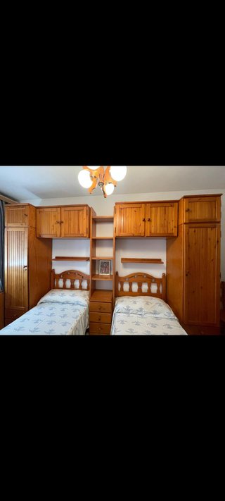 Armarios altos y módulos verticales de madera