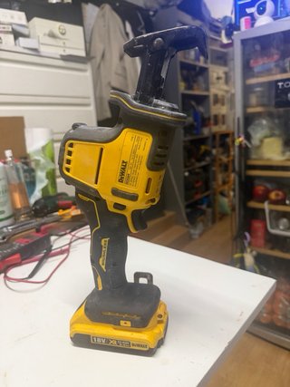Sierra de sable Dewalt 18V DCS369NT