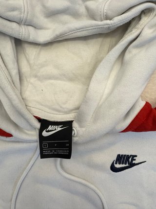 Sudadera Nike con capucha