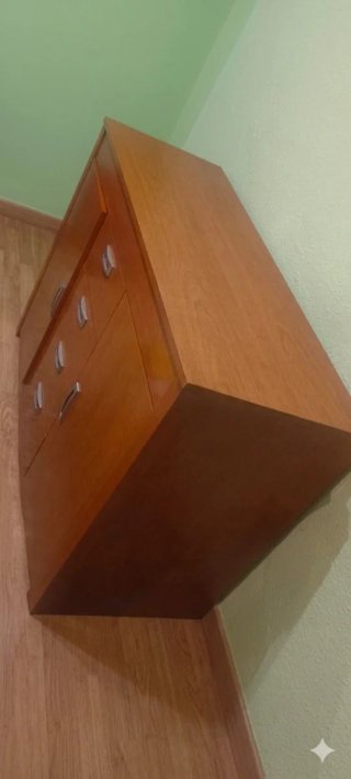 Mueble de madera con cajones