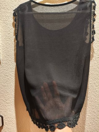 Blusa negra con encaje talla M