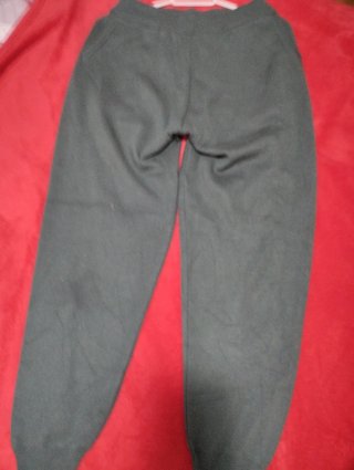 Pantalón chándal punto verde oliva