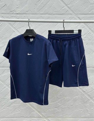 Conjunto Nike Tech Fleece Negro y Dorado