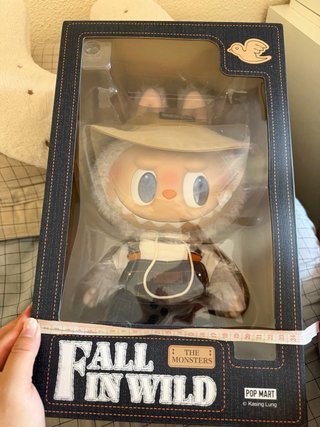 Labubu Grande Fall in Wild Pop Mart