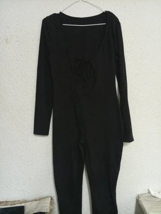 Mono negro escote lazo