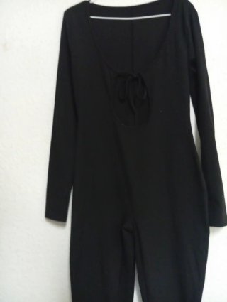 Mono negro escote lazo