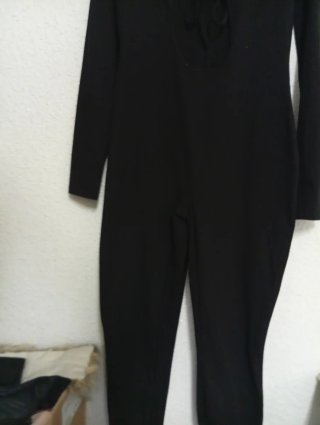Mono negro escote lazo