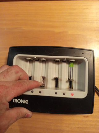 Cargador de pilas Tronic