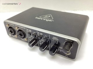 tarjeta sonido behringer u-phoria umc202hd