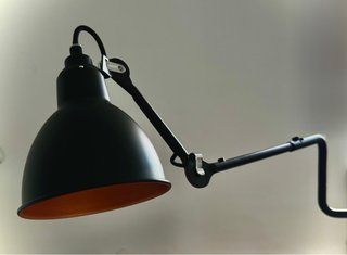 Lámpara Lampe Gras 317 DCW Diseño Negro