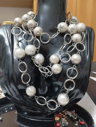 Collana con sfere enormi lunga 150 cm