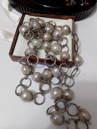 Collana con sfere enormi lunga 150 cm